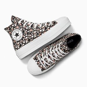 ♾️Chuck Taylor All Star Lift Platform Petite Petals